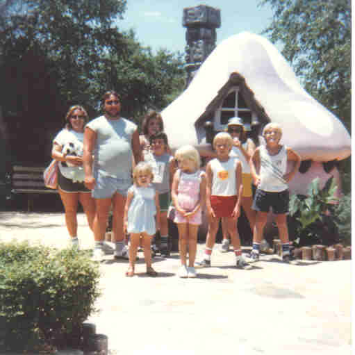 Our good friends Dale and Sherrys family....Rinny-Dan-Shana