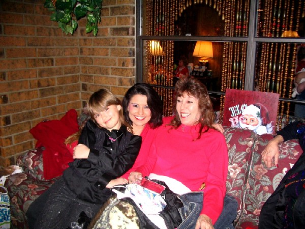 Mom, Me, & Makayla X-mas 2006