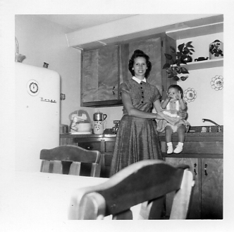 Karen as a baby with her mommy (pauline )