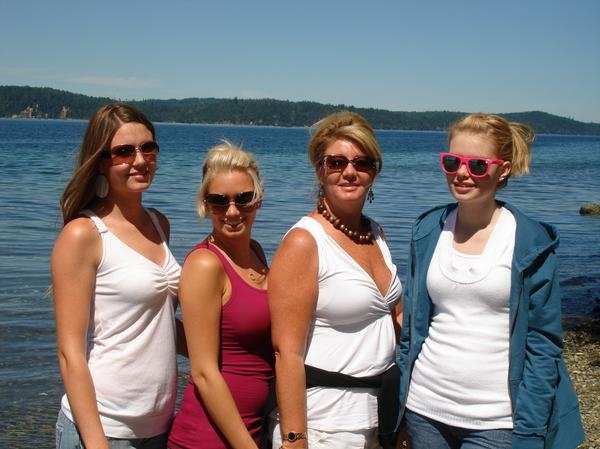With her daughters, Danielle Jessica and Lauren