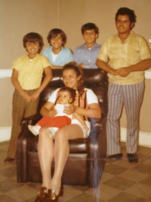 L2R:Rene~Rubin~Daniel~Ray~Israel on Mami's lap